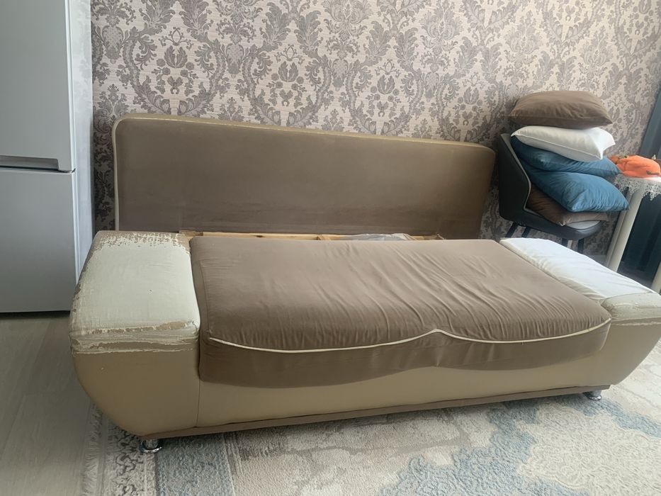 Продам б/у . В использовании 5 лет Софа диванчик