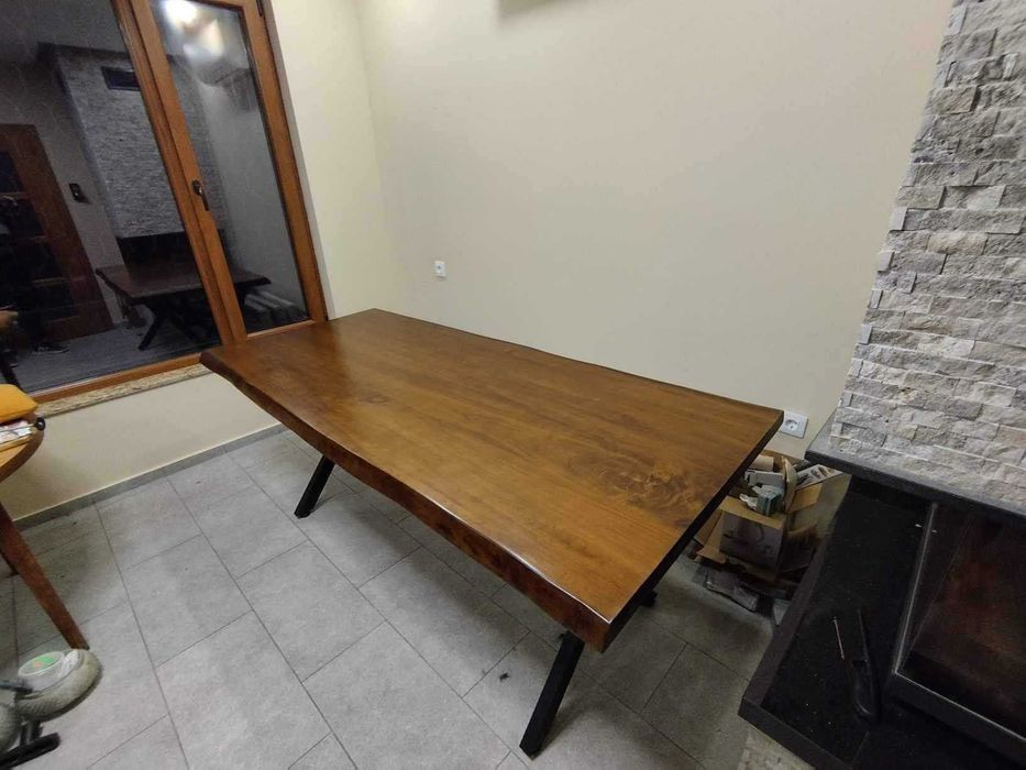 продавам маса - масив Орех