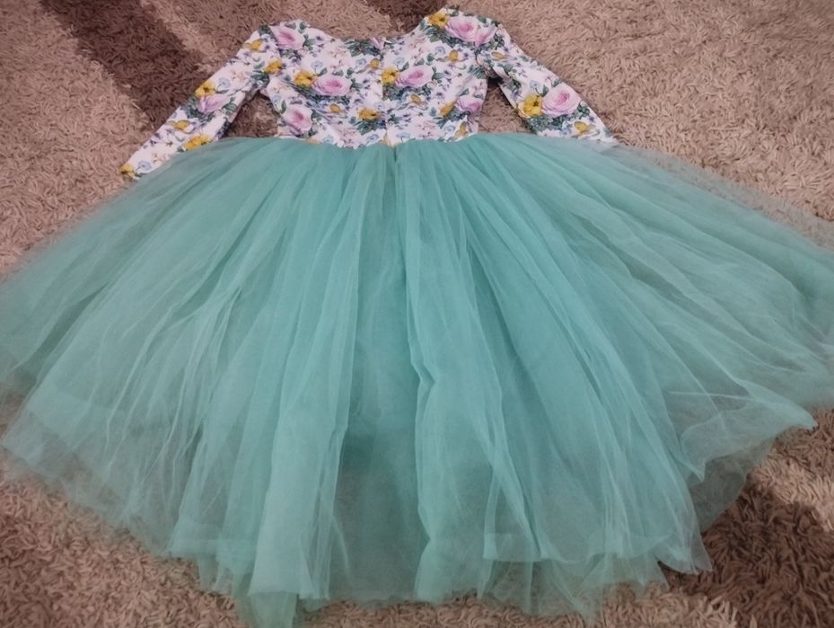 Прокат Платье 5000тг. красивое пышное