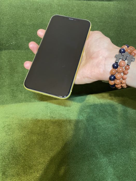 Iphone 11 64 gb gold yellow жълт КАТО НОВ 95%