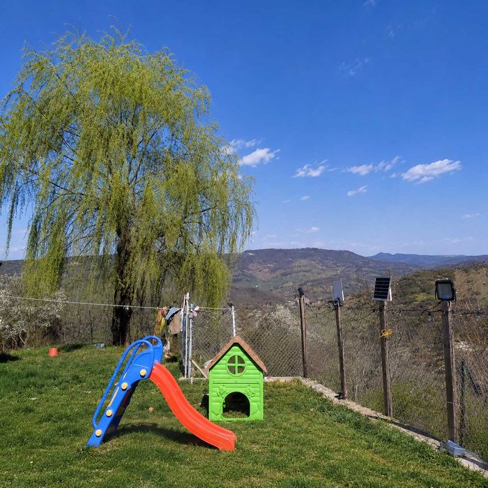 Casă de vacanta  în Păcureți, Prahova – teren 3080 mp