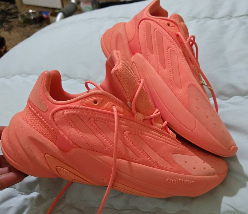 Adidas оригинални дамски сникърси цвят корал 38 номер