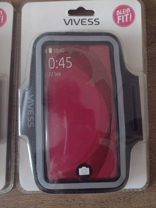 Чантичка-калъф за телефон за ръка по време на спорт.