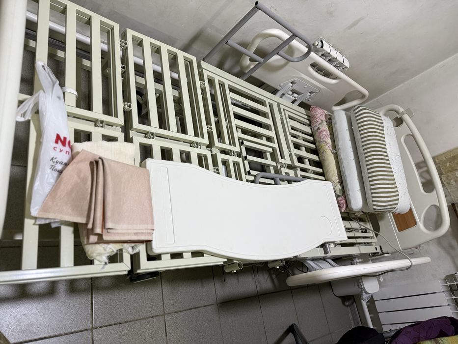 Медицинская кровать