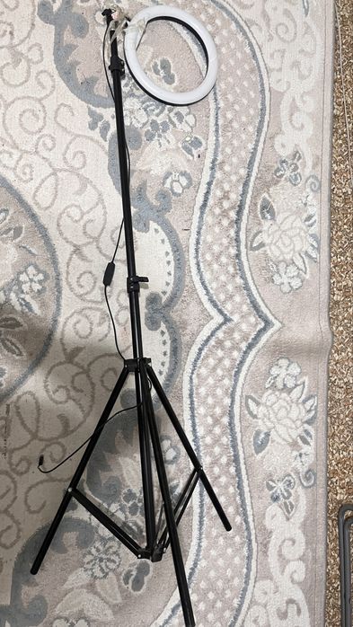 Кольцевая лампаа