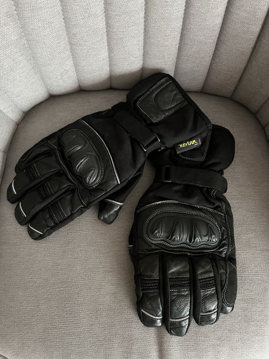 Geacă moto, pantaloni, cizme, mănuși, cască