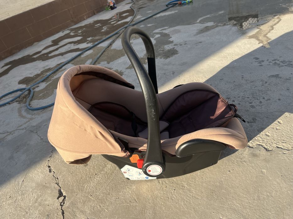 Продам коляску с автолюлькой 3 в 1