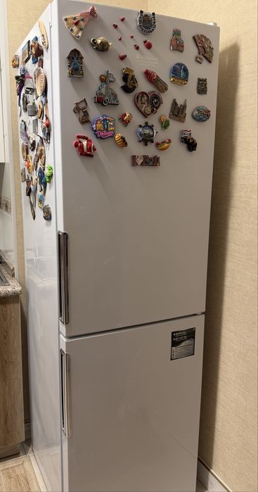Холодильник Hotpoint Ariston