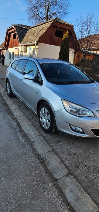 De vânzare opel astra j