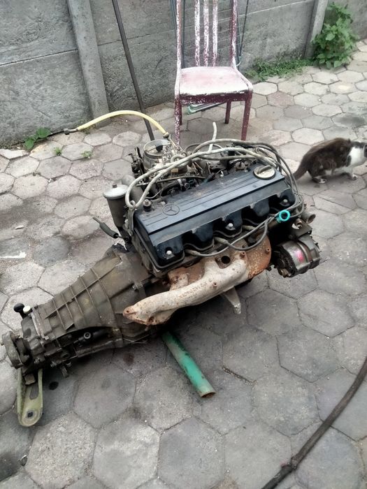 Продам мотор икаробку от мерса 102 обем2  паук