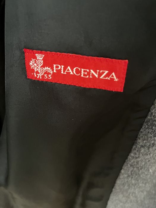 Сиво палто на Hugo Boss