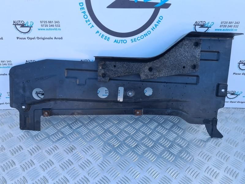 Scut lateral stanga Opel Zafira C