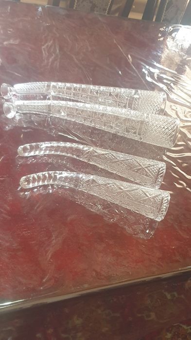 Хрусталлар сотилади.