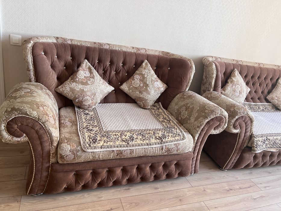 Продается диван для гостиной