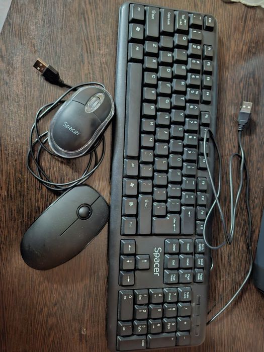 Vand unitate/PC complet + Monitor LG 20″ | Athlon 3000G | 8GB RAM | SS