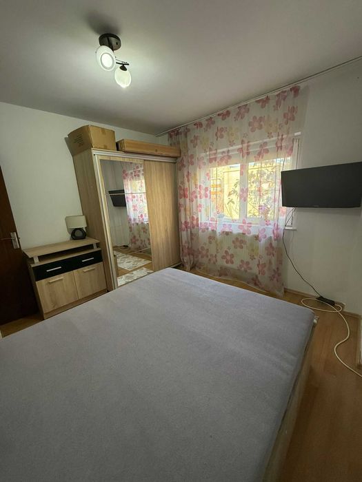 Inchiriez Apartament 2 camere, proprietar, zona Rahova (Pecineaga)