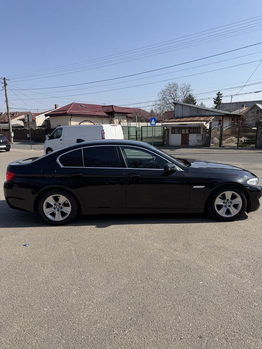 BMW Seria 5 F10 520d - Anul 2011 - Stare excelenta - km reali