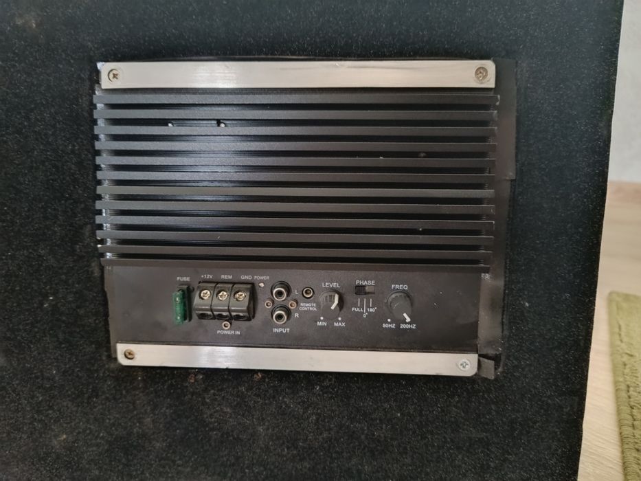 сабвуфер в отличном состоянии