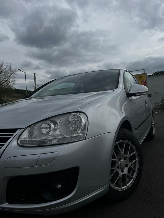 Vând Volkswagen Golf 5