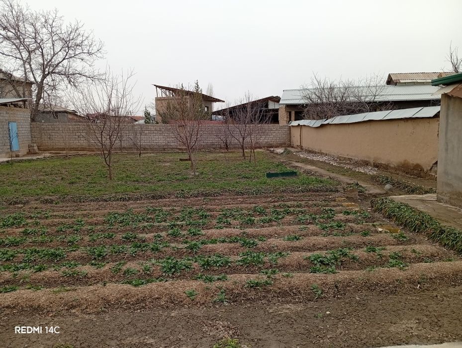 Yer sotiladi. Chirchiq