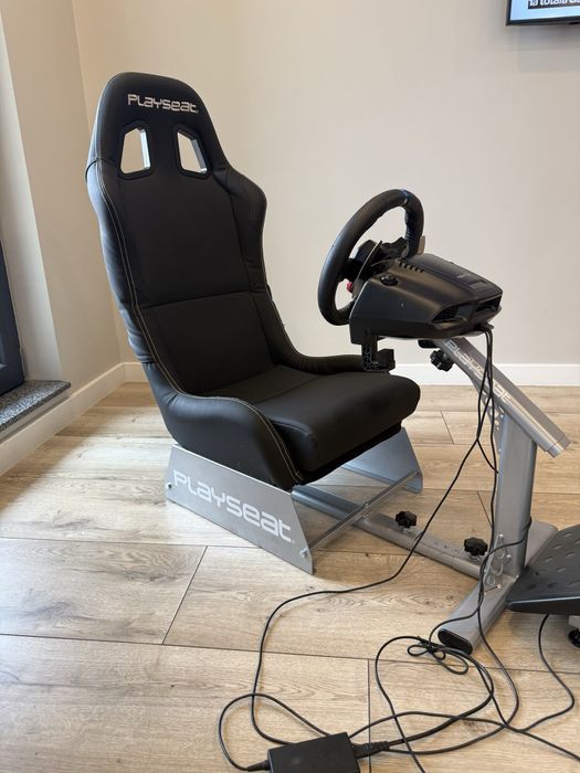 Set Racing Complet - Scaun gaming PLAYSEAT Cockpit Ev + Volan LOGITECH