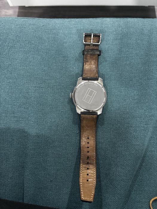 Часовник tommy hilfiger