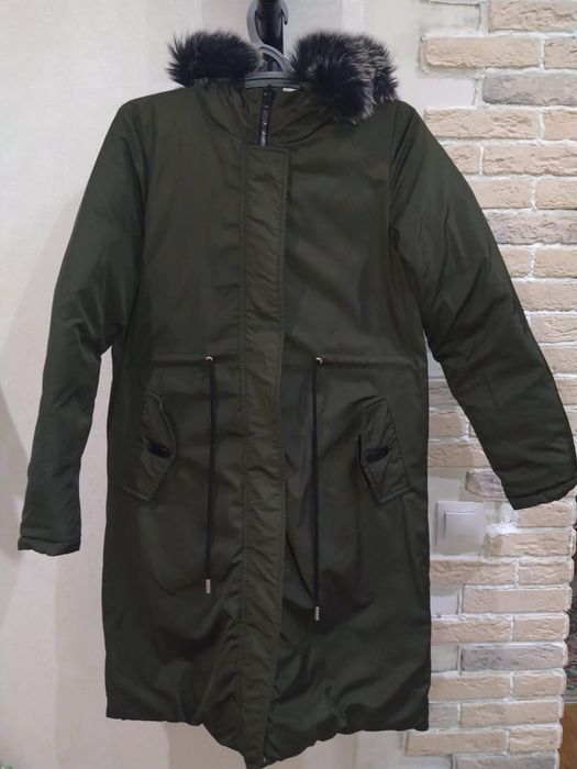 Продам куртку женскую