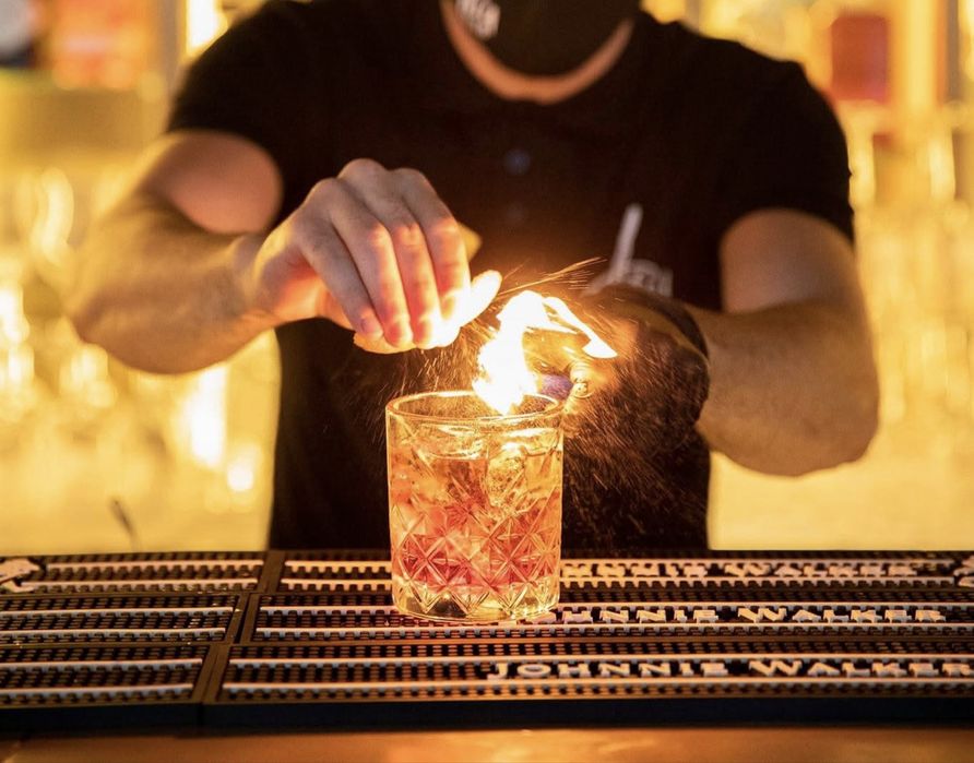 Barman, Bar Mobil, Mese cocktail incluse