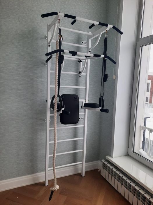 Шведские стенки, турники, брусья