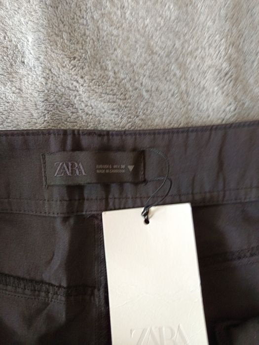 Нова с етикет пола ZARA