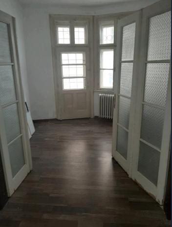 Дава се под наем Офис в София, Център - 100 кв.м за 1000 € - Снимка #2