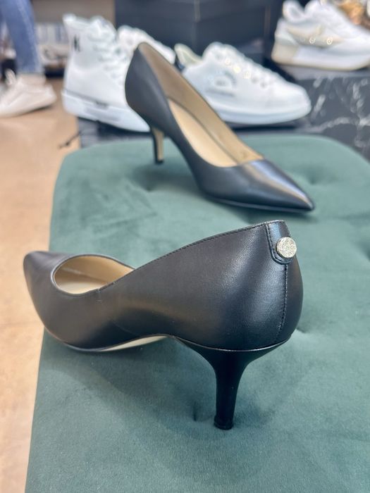 Оригинални дамски обувки на ток GUESS