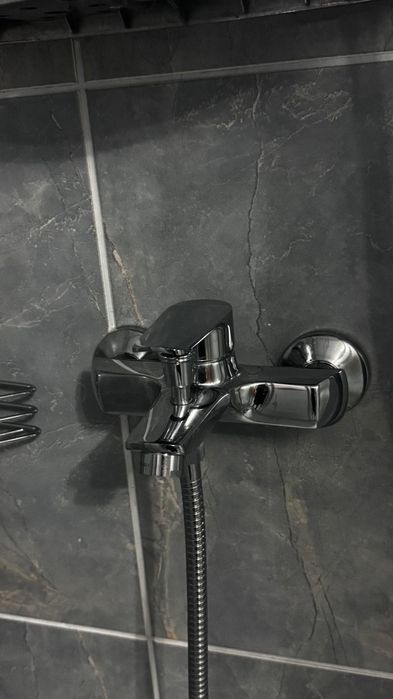 Vase WC, baterii lavoar si dus, mobilier baie