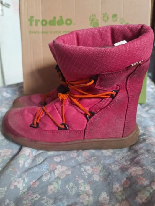 Froddo Barefoot Tex 31 в розов набук и водоустойчив текстил.