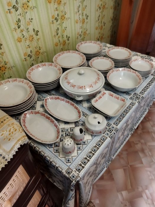 Продаю кухонный сервиз
