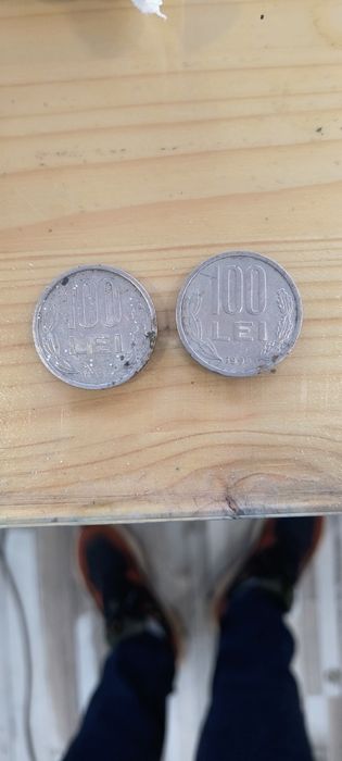 Monede de 100 lei.