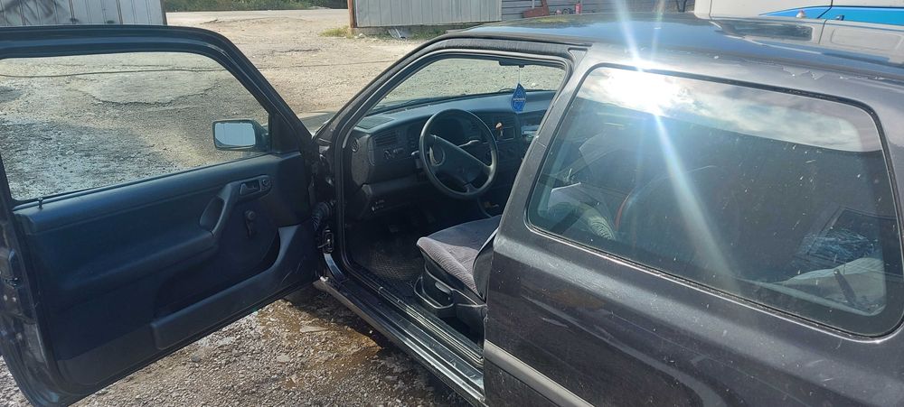 продавам фолксваген голф 1.4 газ/бензин