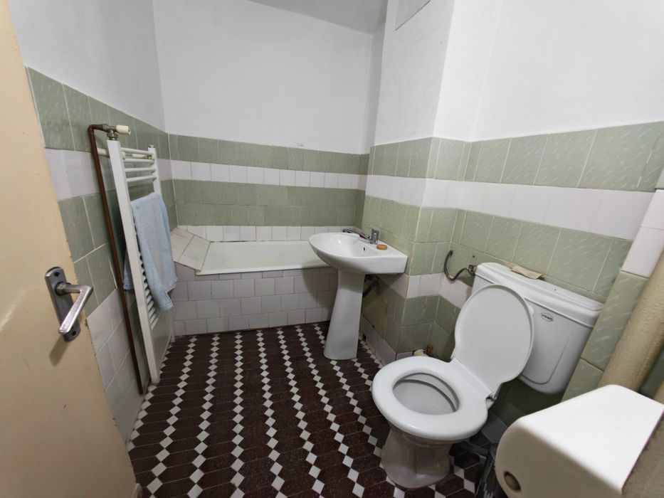 Apartament cu 3 camere Mioveni, zona central