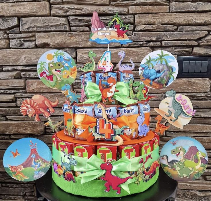 Tort personalizat din dulciuri