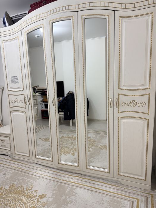 Спальный гарнитур