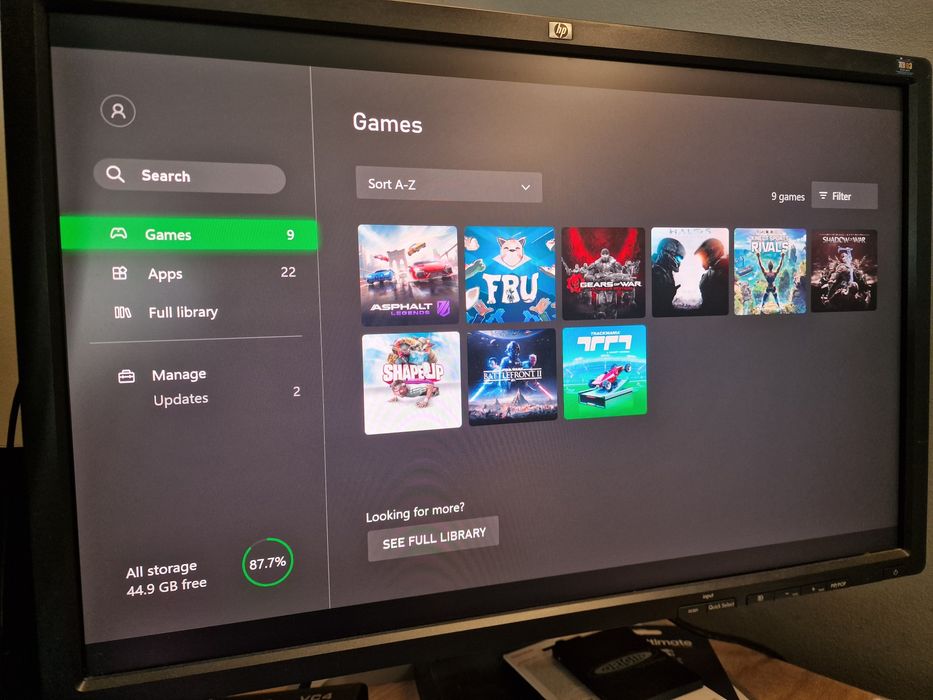 Xbox One 500gb с 2 контролера.