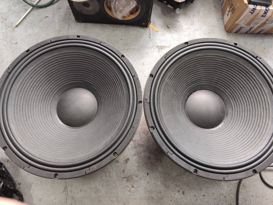 18-ки Eminence Sigma Pro 650 wats RMS.