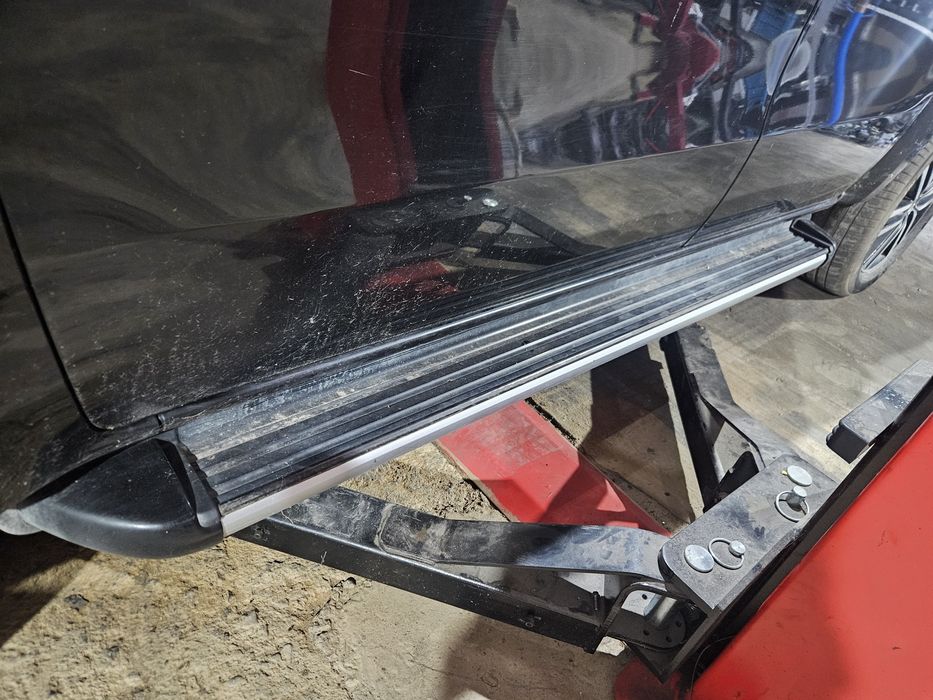 Лява степенка за Mercedes X class w470
