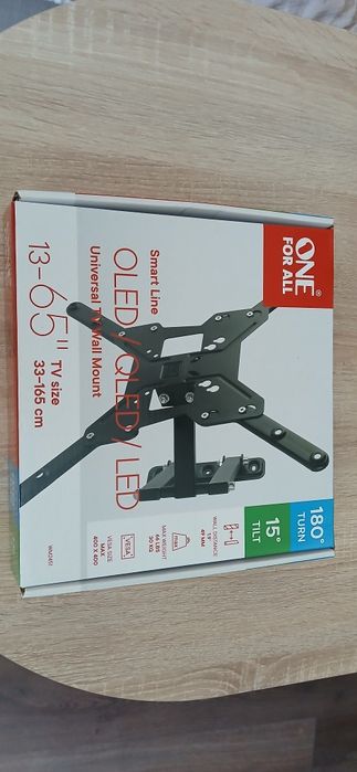 Стойка за монтаж на телевизор