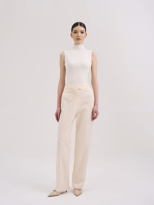 Комплект от бренда Malli