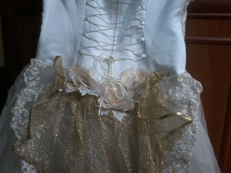 Свадебное платье 48р-р ( прокат)