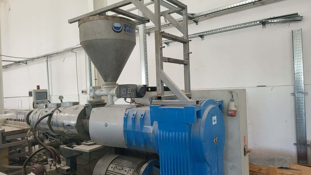 Екструдерна линия Battenfeld-Cincinnati Konos 75 – дву шнековa