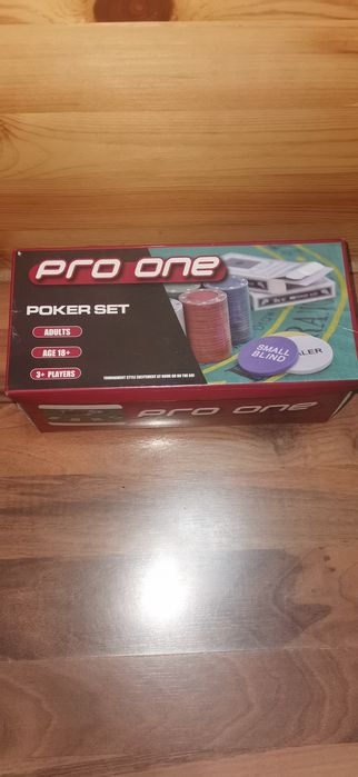 Комплект чипове за покер