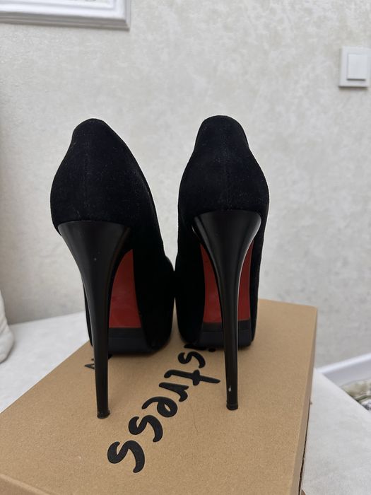 Лабутены 39 размер