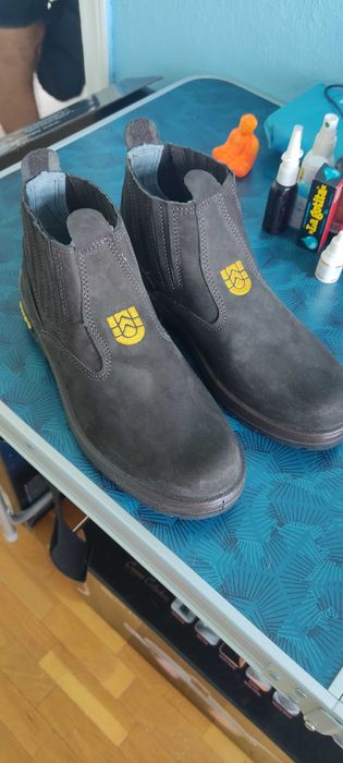 Мъжски НОВИ обувки,41-42, внос от Бразилия